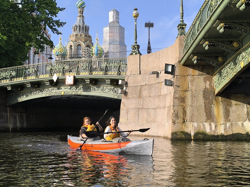 На каяках по ценру СПб